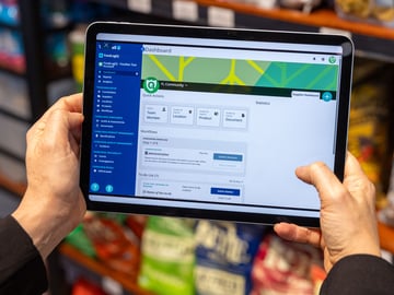 How FoodLogiQ Helps UK Manufacturers Meet Digital Traceability Standards Featured Image